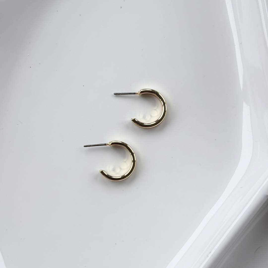 Summer Essential Gold Hoop Earrings