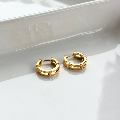 Timeless Gold Elegance Hoop Earrings