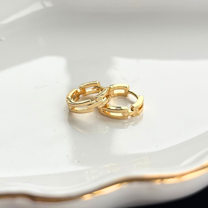 Timeless Gold Elegance Hoop Earrings