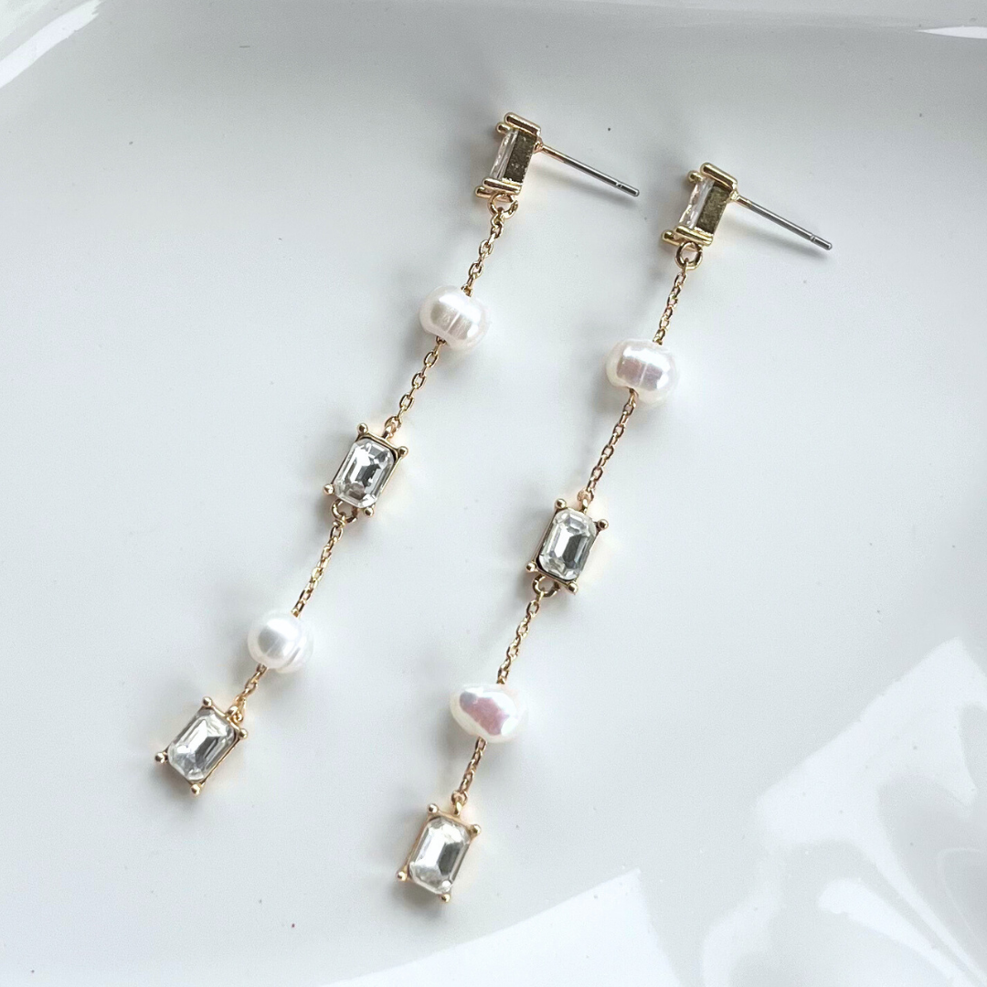 Timeless Roamance Pearl Baguette Strand Earrings