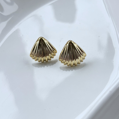 Seaside Classic Gold Shell Stud Earrings